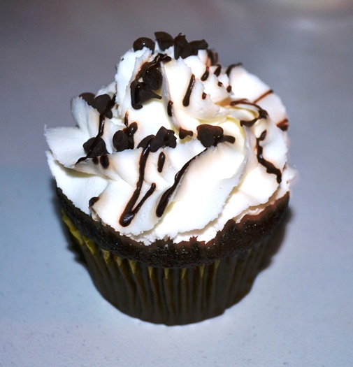 Mint Chocolate Chip Yum Yum Cupcake